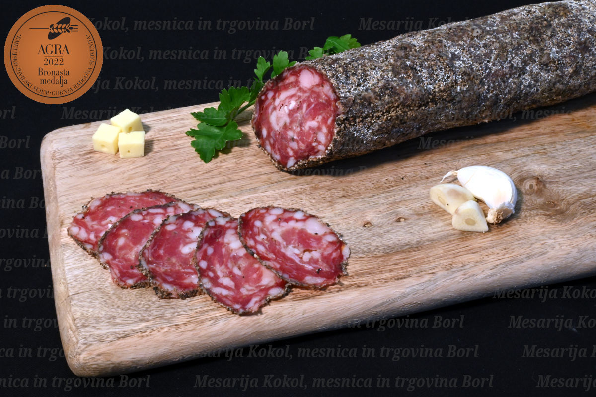  Mesarija Kokol - Suha domača salama s poprom (brez aditivov)  